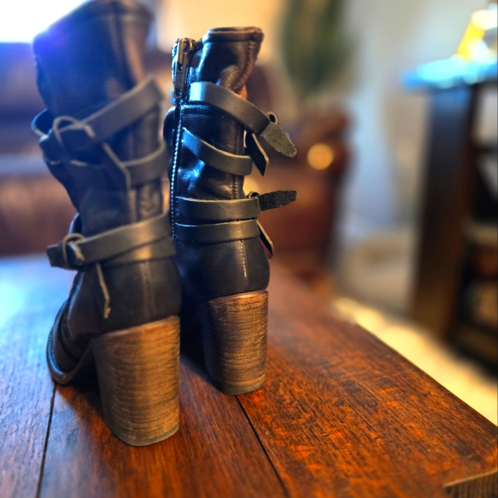Freebird Black Distressed Ankle Boots - Picture 15 of 16